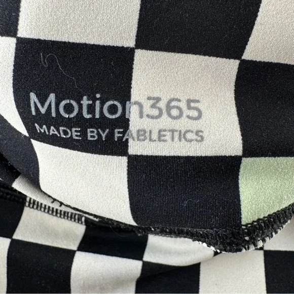 Fabletics Motion Checkerboard Biker Shorts Size M - Picture 6 of 9